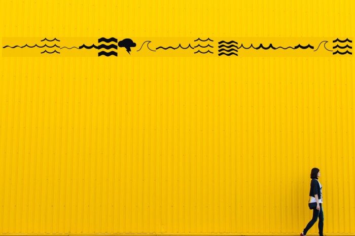 MostlyWaves Regular Font examples