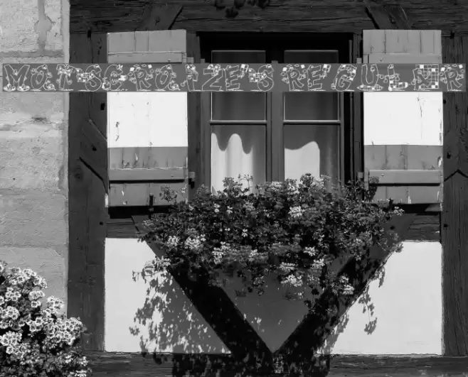 Motscroizes Regular Font examples