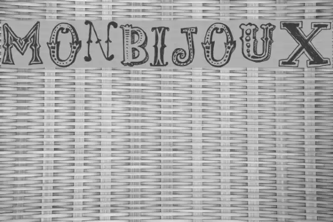 monbijoux Font examples