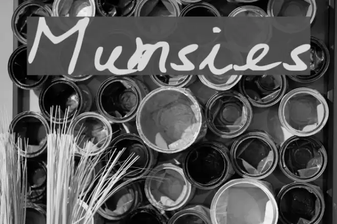 Mumsies Font examples