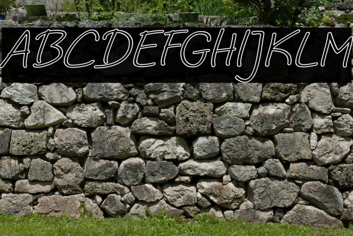 Noela Sherly Outline Italic Example 3