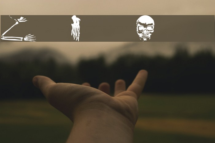 Old Skull Hellron Font examples