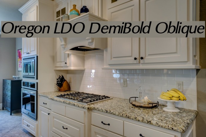 Oregon LDO DemiBold Oblique Font examples
