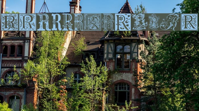 Ornamental Initials R Font examples