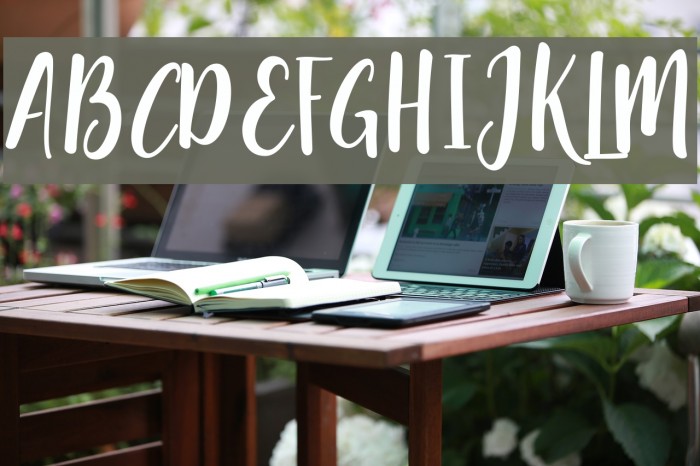 pequescript Font examples