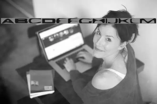 Plattmask Normal Font examples