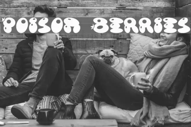 Poison Berries Font examples