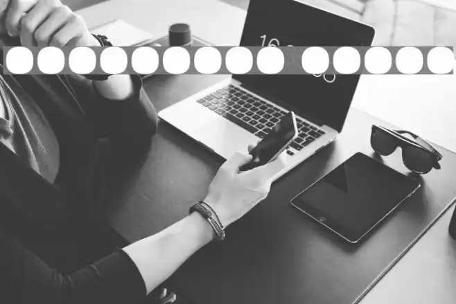 Pompadour Black Font examples