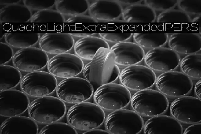 QuacheLightExtraExpandedPERS Font examples