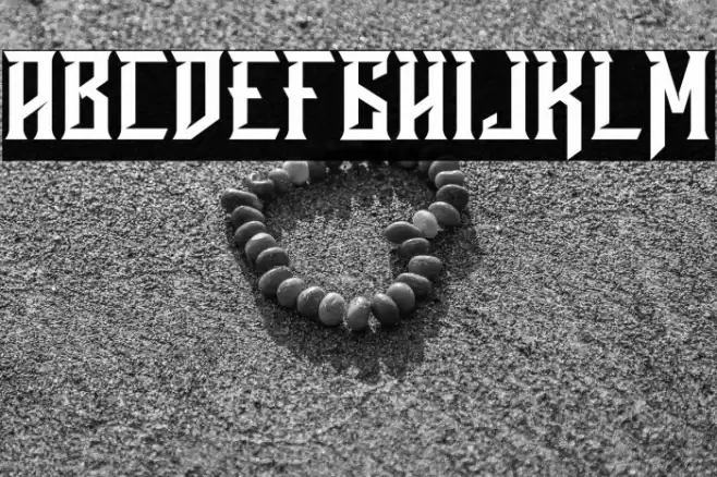 Ravenborg Font examples