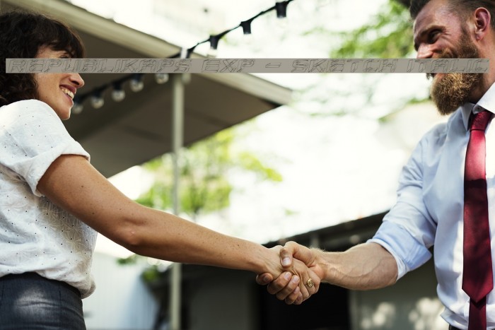 Republikaps Exp - Sketch Italic Example 2