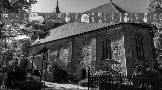 RoaringTwentieNine Font examples