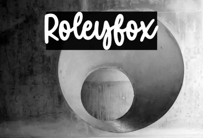 Roleyfox Font examples