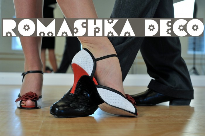 Romashka Deco Font examples