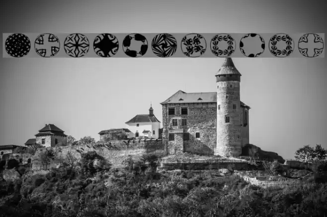 RoundPieces-06 Font examples