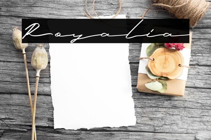 Royalia Font examples