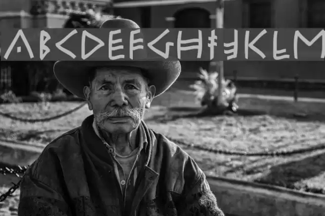 RuniKleinFreeform Font examples