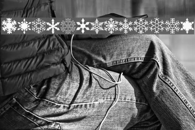 ryp_sflake6 Font examples