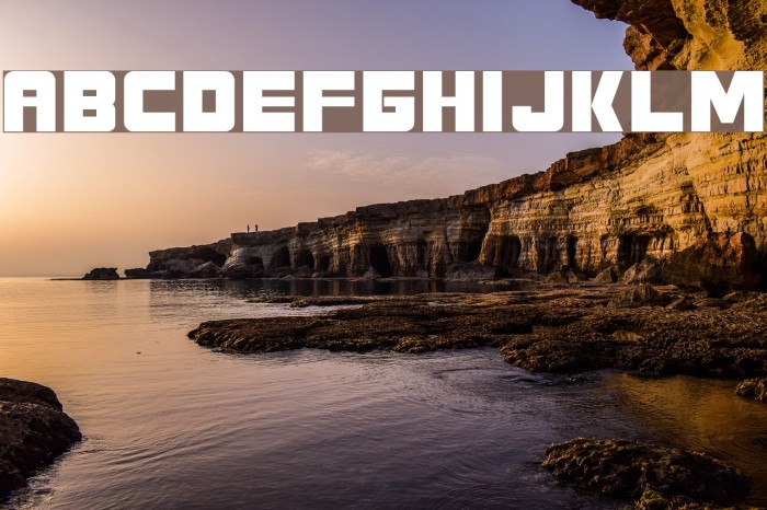 Seven Eleven Font examples
