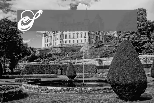 Showmen Font examples