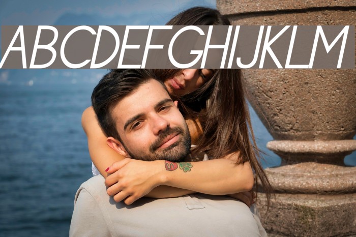 Siple LightOblique Font examples