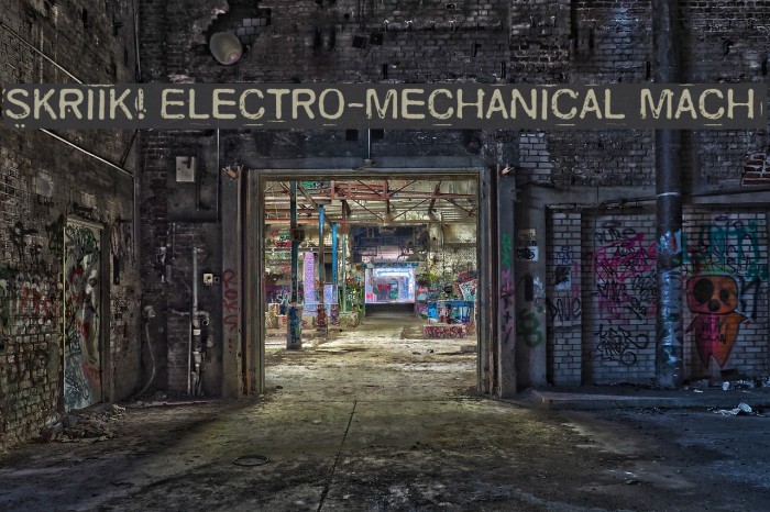 Skriik! Electro-mechanical mach Font examples