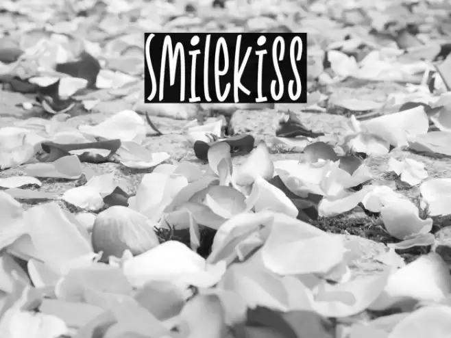 Smilekiss Font examples