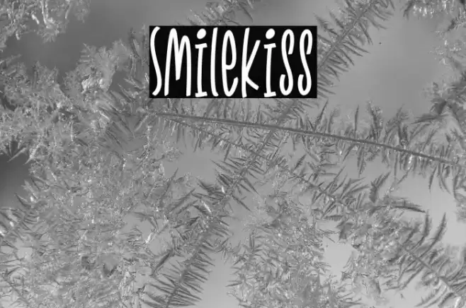 Smilekiss Font examples