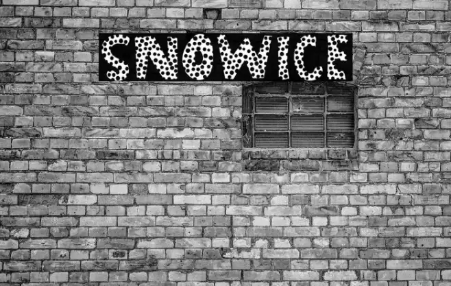 SNOWICE Font examples