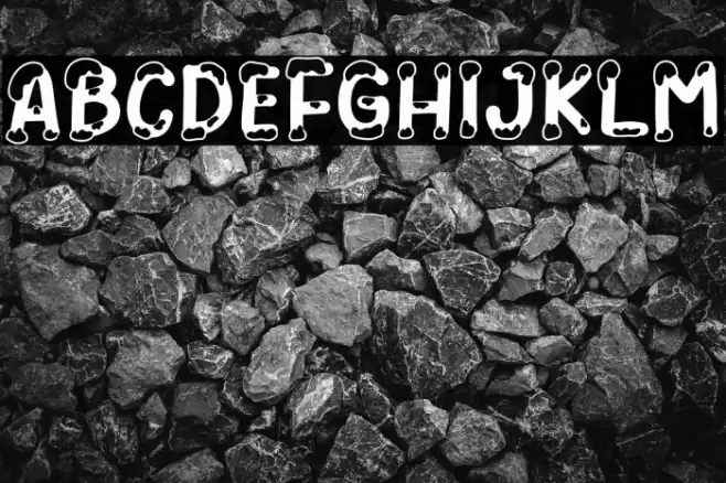 Snowy Winter Regular Font examples