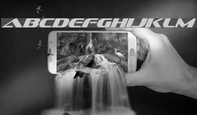 Sofachrome Italic Schriftart examples