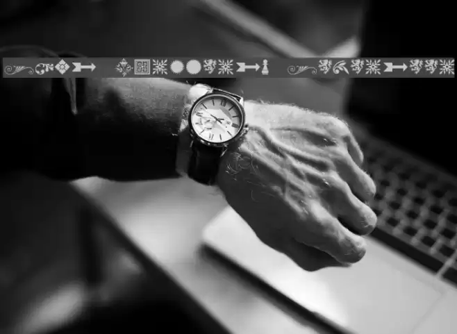 Soft Ornaments Seventeen Font examples