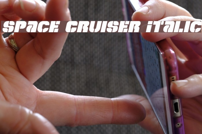 Space Cruiser Italic Polices examples