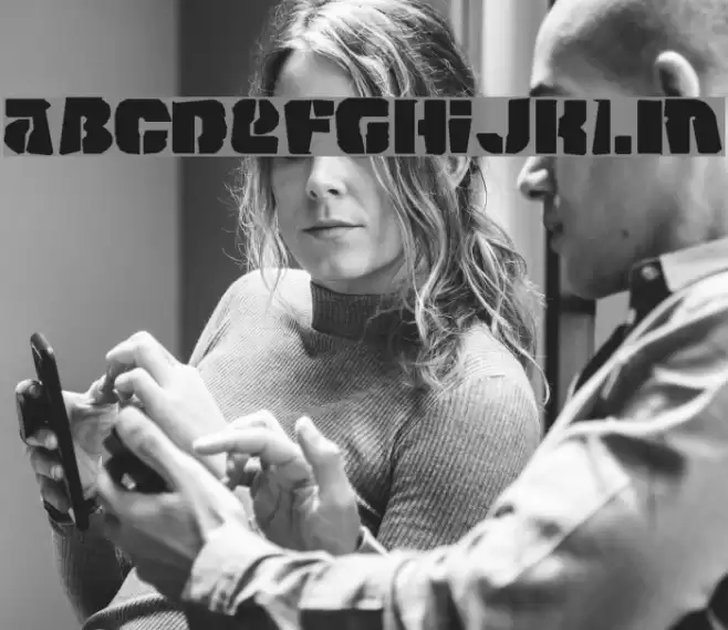 Space Junker Schriftart examples