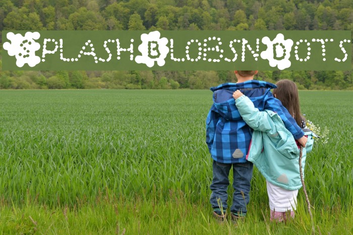 SplashBlobsnDots Font examples