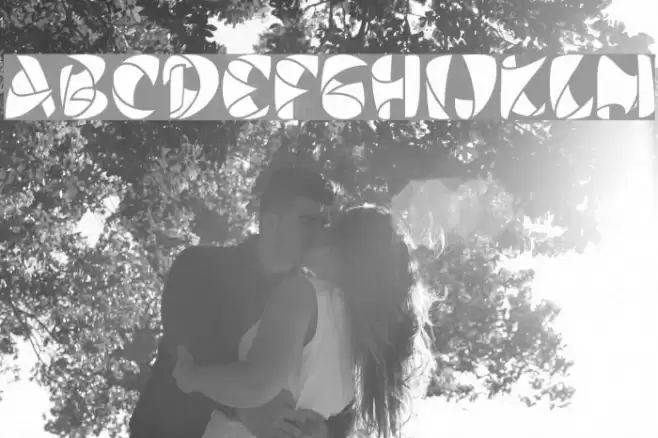 Stiletto Black Font examples