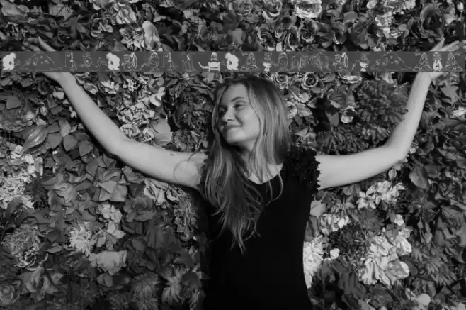 StrangersInTheNightTwo Font examples