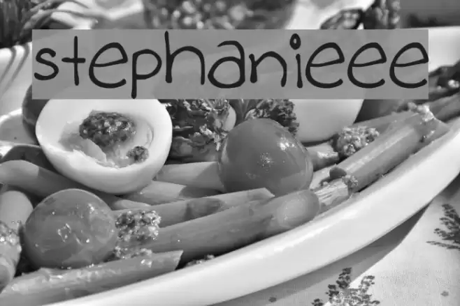 stephanieee Font examples