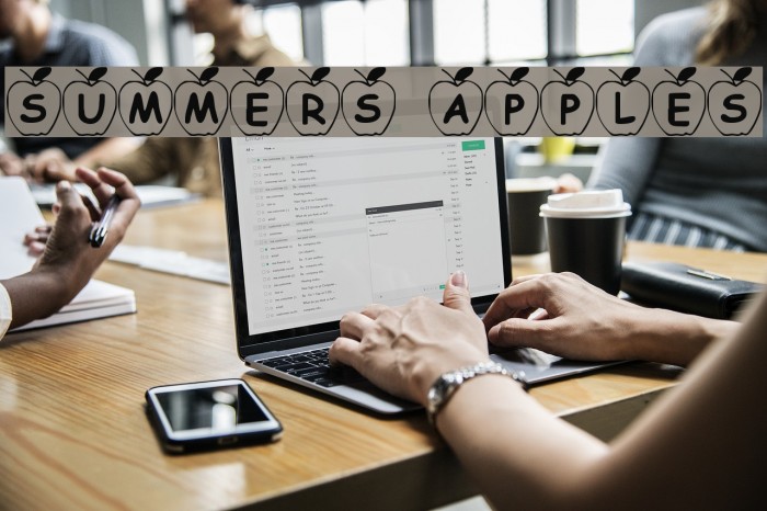 Summers Apples Font examples