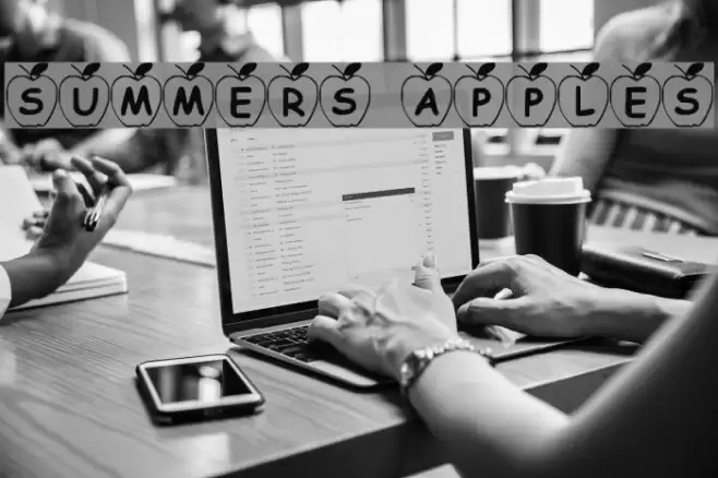 Summers Apples Schriftart examples