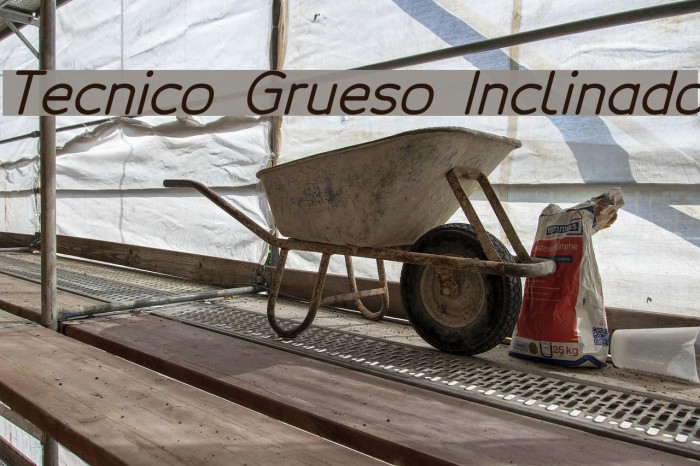Tecnico Grueso Inclinado Font examples