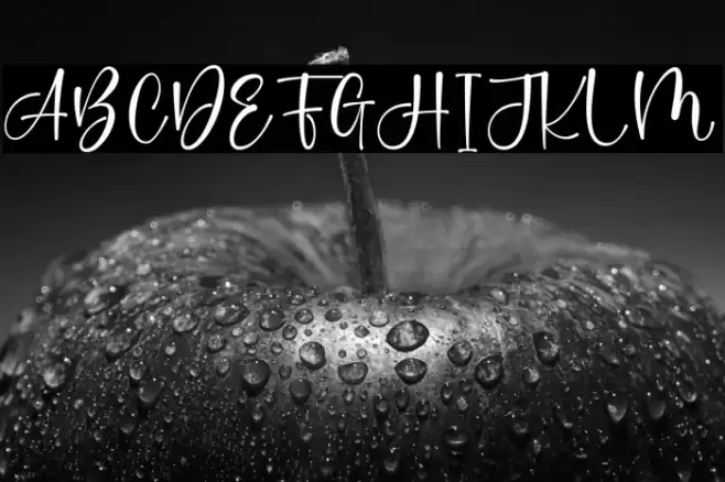 The Glowing Black Queen Font examples