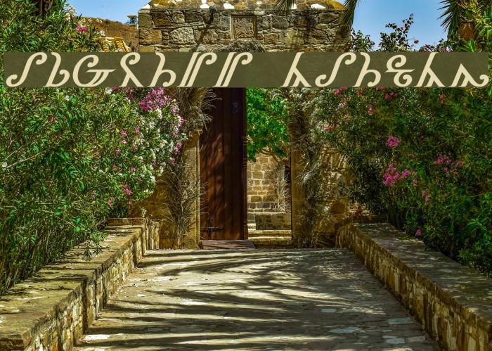 Thorass Italic Font examples