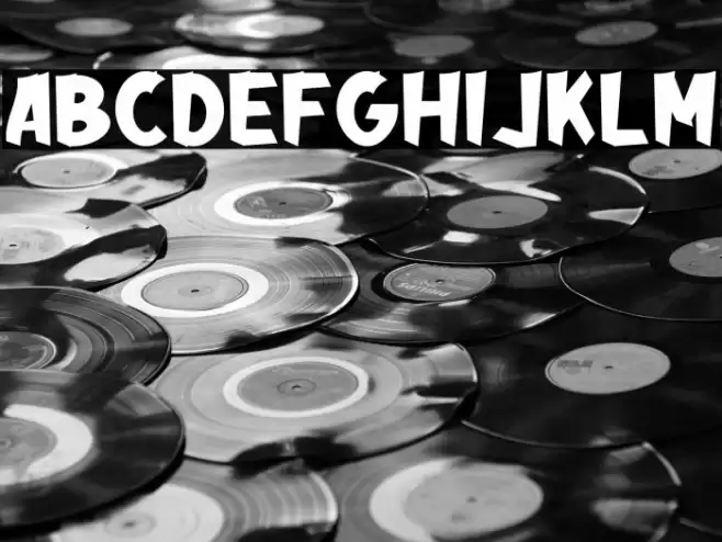 Thorn Blade Font examples