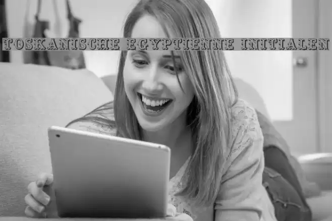 Toskanische Egyptienne Initialen Font examples