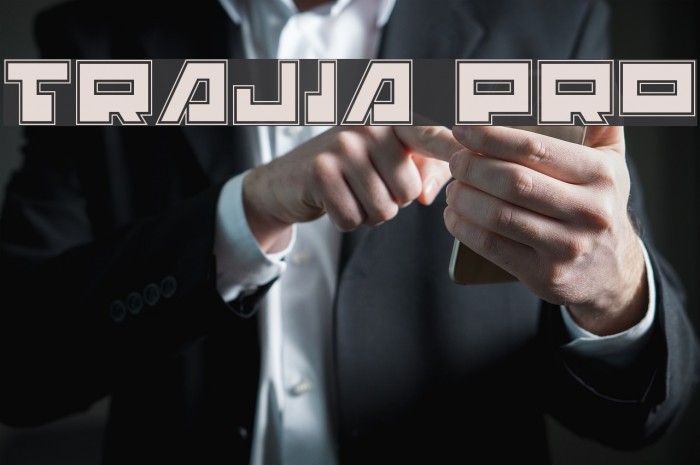 Trajia Pro Caratteri examples