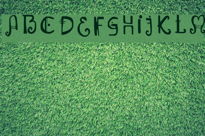 Traviata Normal Font examples