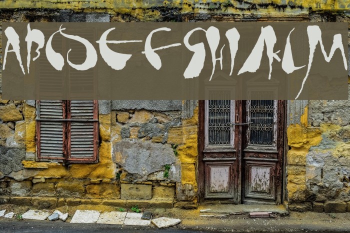 tusch Font examples