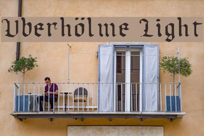 Uberhölme Light Font examples