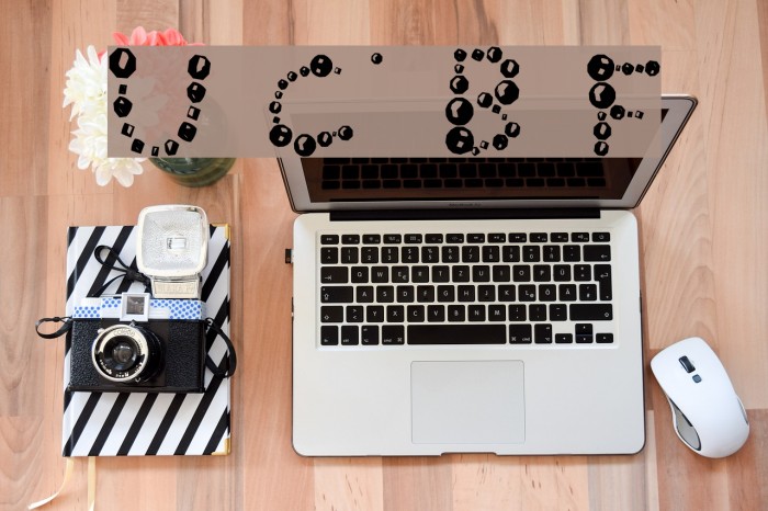 Ur Company's Bubbles Fantasy Font examples